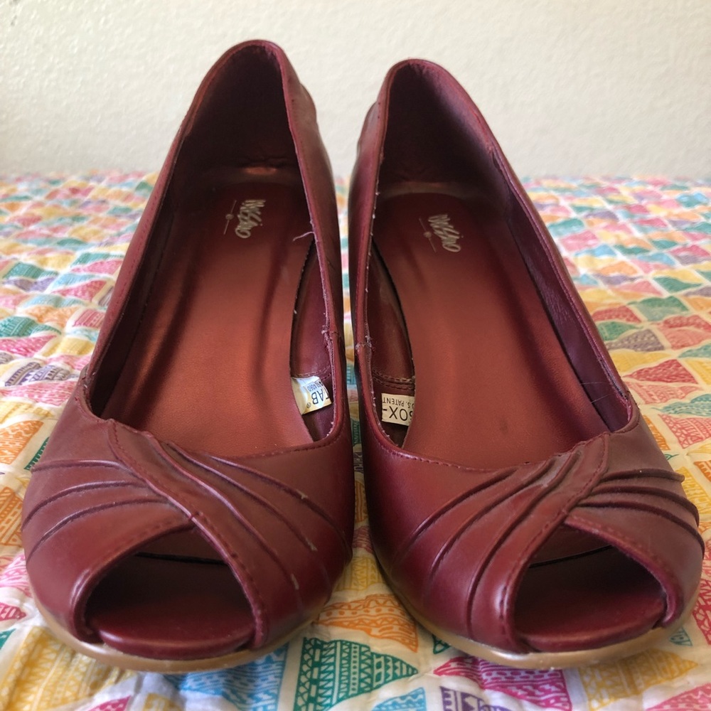 Women’s maroon Mossimo high heels